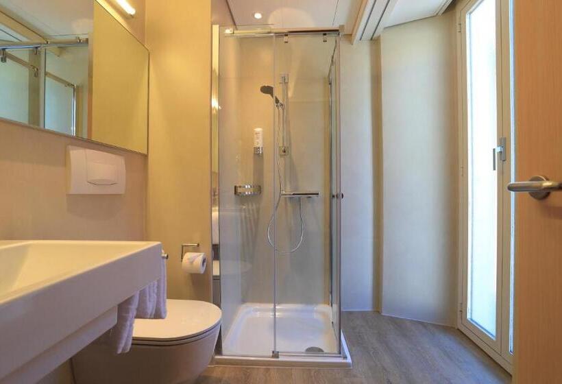 Quarto Estandar com Vistas, New Elvezia