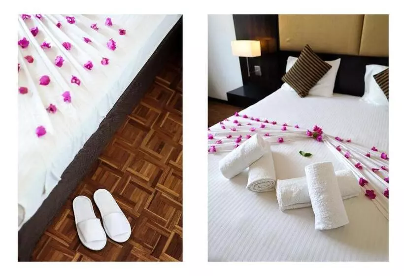 اتاق لوکس با بالکن و چشم‌انداز دریا, Peacock Beach Resort & Spa