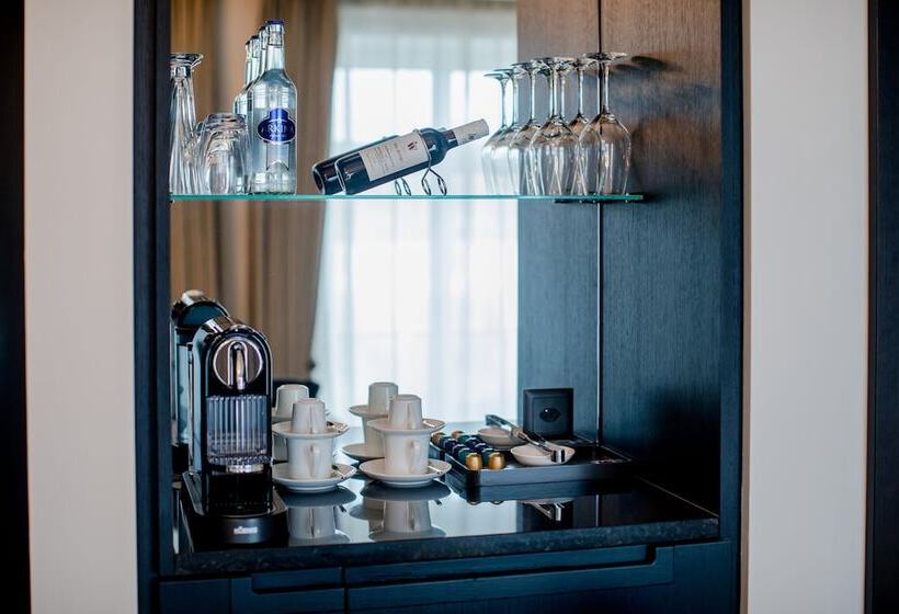 סוויטת ג'וניור, Schweizerhof Bern & Spa