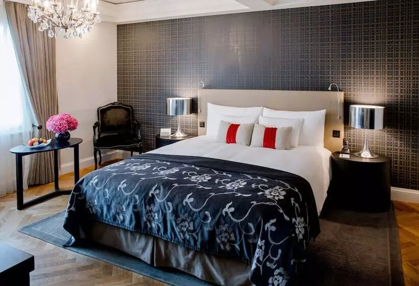 Chambre Deluxe, Schweizerhof Bern & Spa