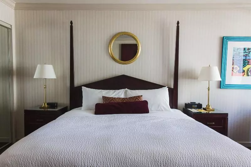 キングサイズベッドのスタンダードルーム, The Listel Hotel Vancouver