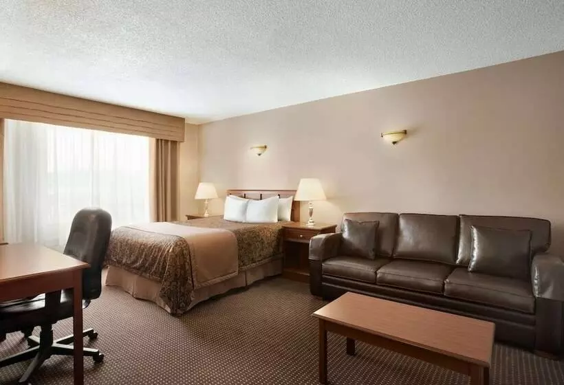 スイート, Travelodge By Wyndham Simcoe