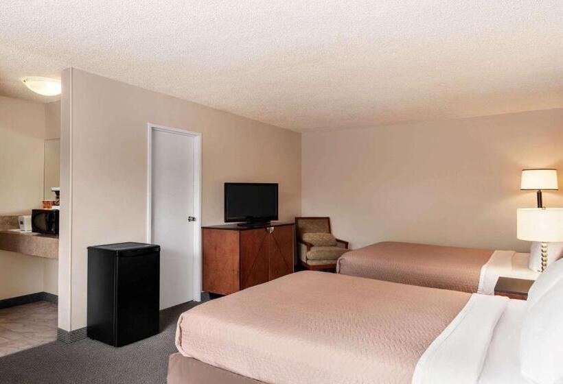 Delüks Oda, Travelodge By Wyndham Swift Current