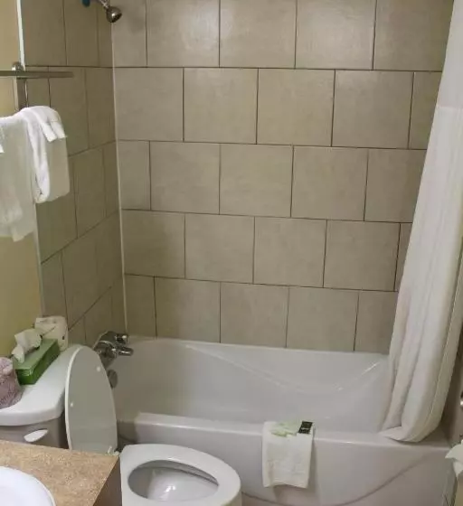 Standard-invahuone, Travelodge By Wyndham Swift Current