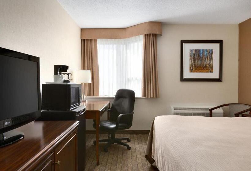 Номер Стандарт 2 Двуспальные Кровати, Travelodge By Wyndham Toronto East