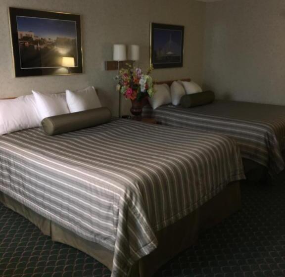 Номер Стандарт, Travelodge By Wyndham Winnipeg East