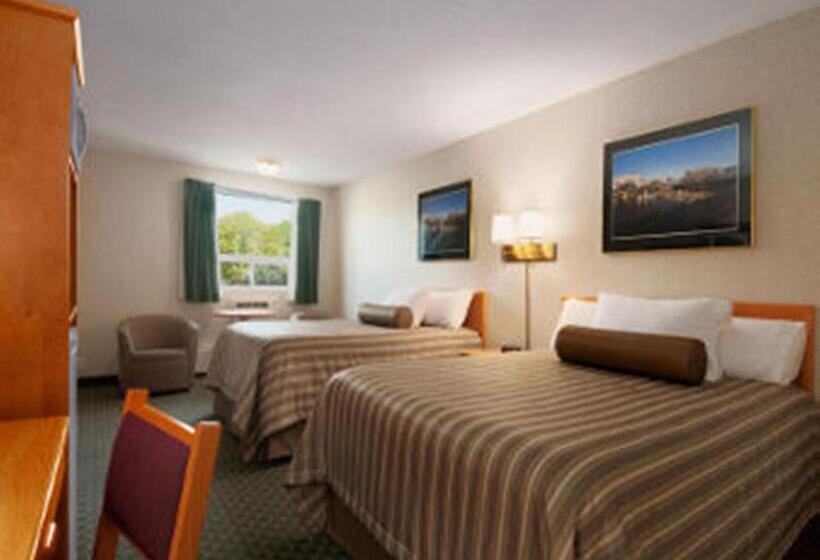 Номер Стандарт, Travelodge By Wyndham Winnipeg East