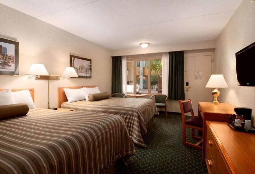 غرفة ديلوكس, Travelodge By Wyndham Winnipeg East