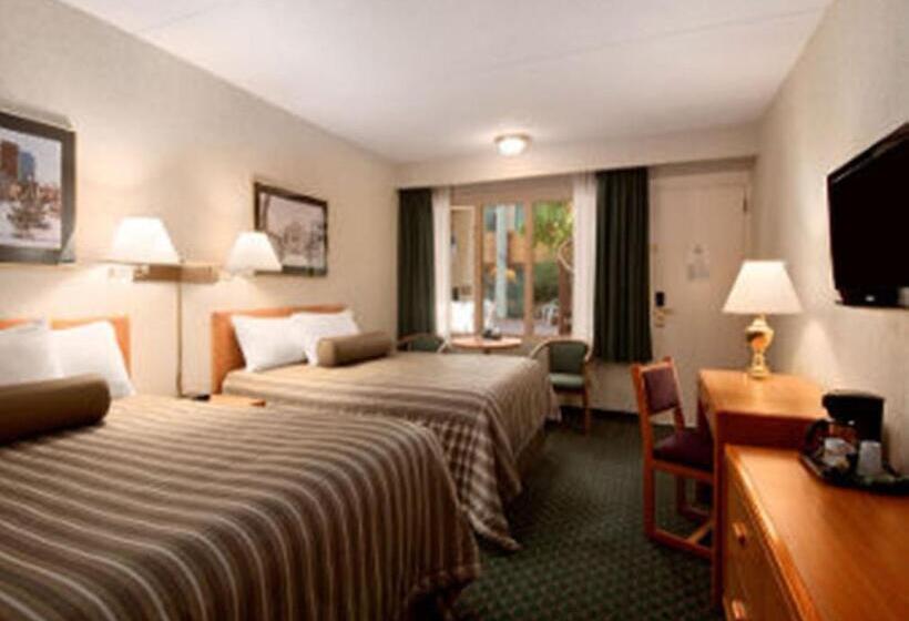 חדר דלוקס, Travelodge By Wyndham Winnipeg East