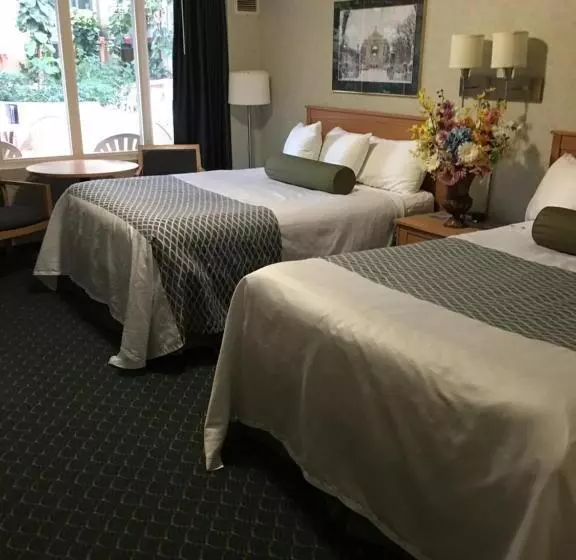 اتاق لوکس, Travelodge By Wyndham Winnipeg East