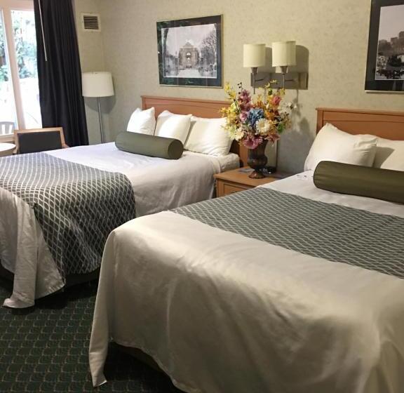 Номер Deluxe, Travelodge By Wyndham Winnipeg East