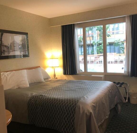 חדר דלוקס, Travelodge By Wyndham Winnipeg East