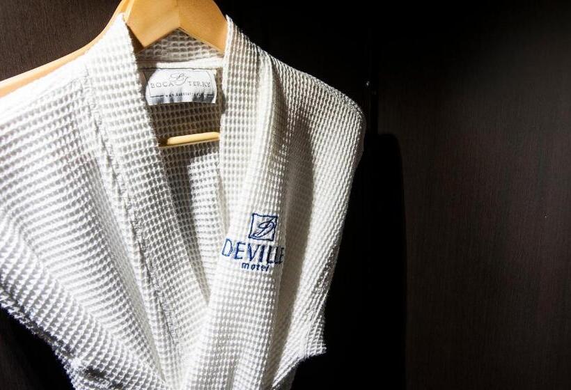 带2个双人床的标准工作室, Le Deville Par G5