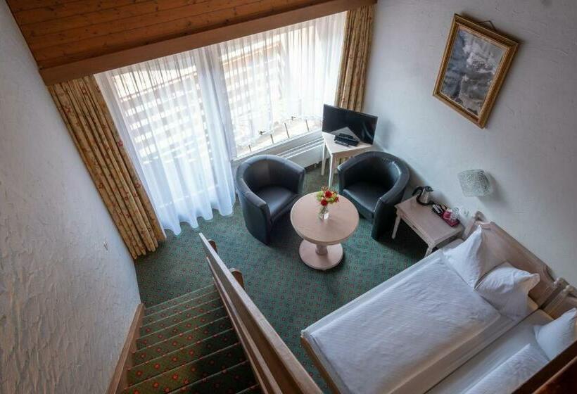 家庭间, Chalet Swiss