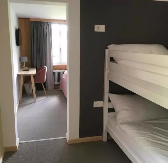 デラックスの４人部屋, Boutique Hotel Bellevue B&b Am Brienzersee Iseltwald Interlaken
