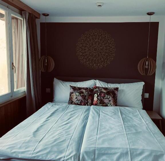 غرفة ديلوكس رباعية, Boutique Hotel Bellevue B&b Am Brienzersee Iseltwald Interlaken