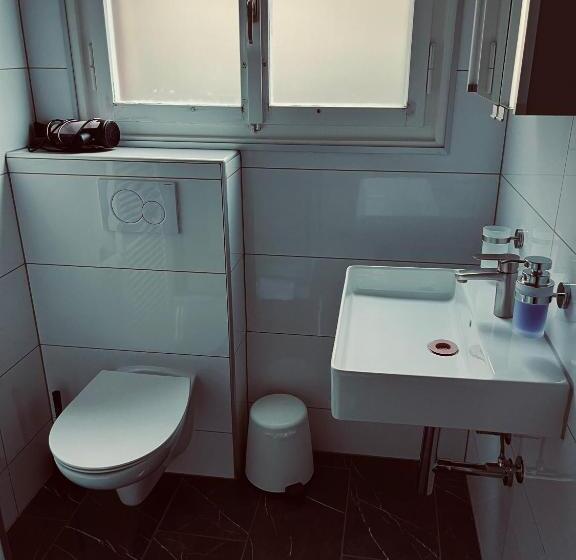 غرفة ديلوكس رباعية, Boutique Hotel Bellevue B&b Am Brienzersee Iseltwald Interlaken