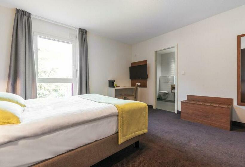 标准三人间, Campanile Martigny