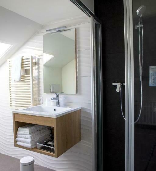 标准三人间, Campanile Martigny