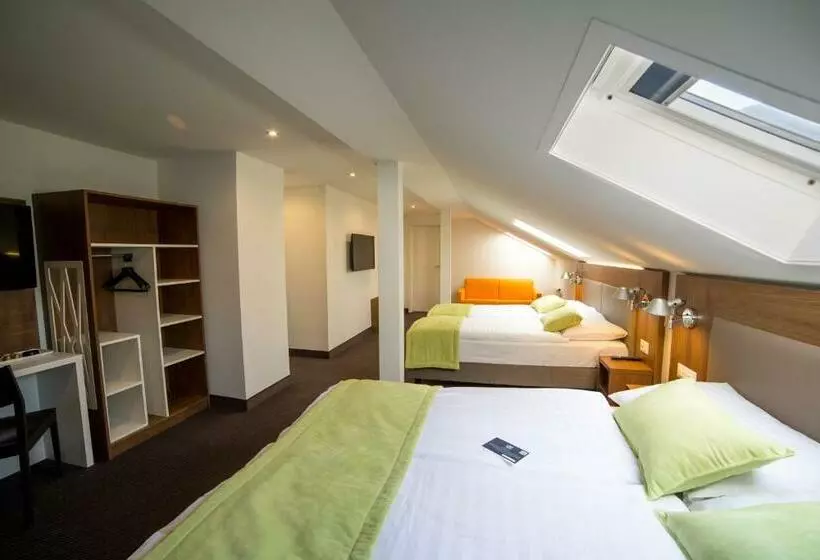Standardzimmer mit Doppelbett, Campanile Martigny