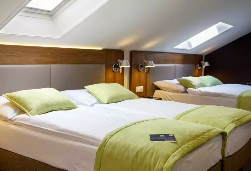 Standardzimmer mit Doppelbett, Campanile Martigny