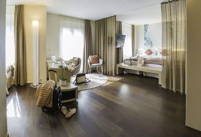 Quarto Familiar Basic, Cascada Boutique