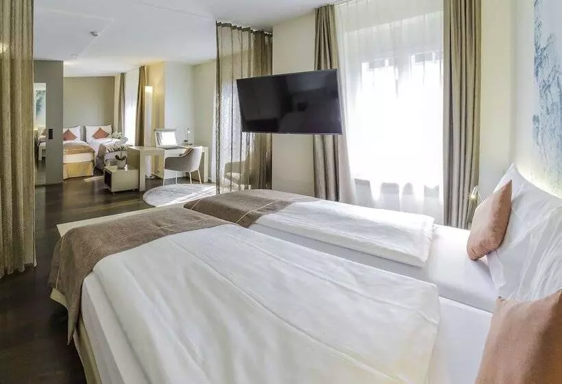 Quarto Familiar Basic, Cascada Boutique