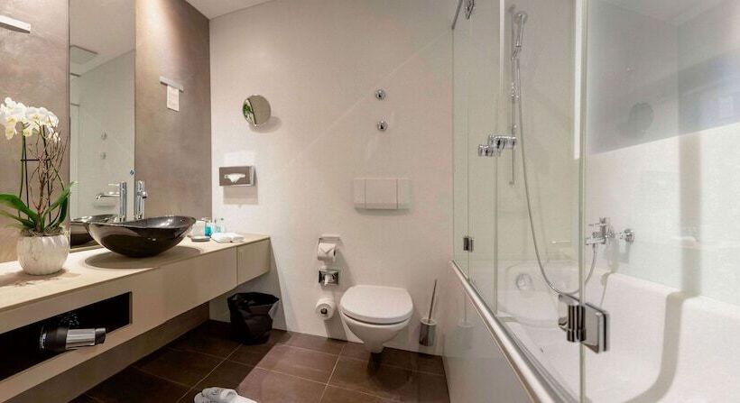 패밀리 룸, Cascada Boutique