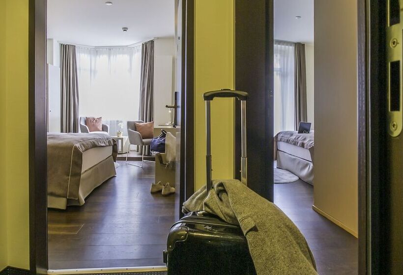 패밀리 룸, Cascada Boutique