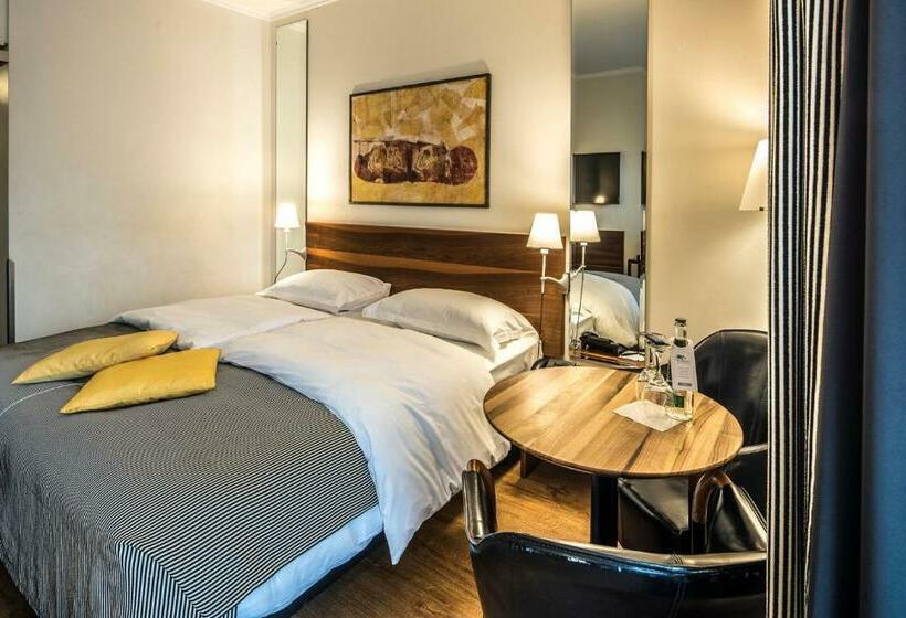 Номер Стандарт, Central Plaza