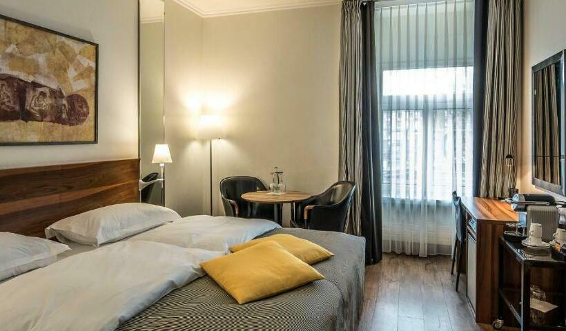 Номер Стандарт, Central Plaza