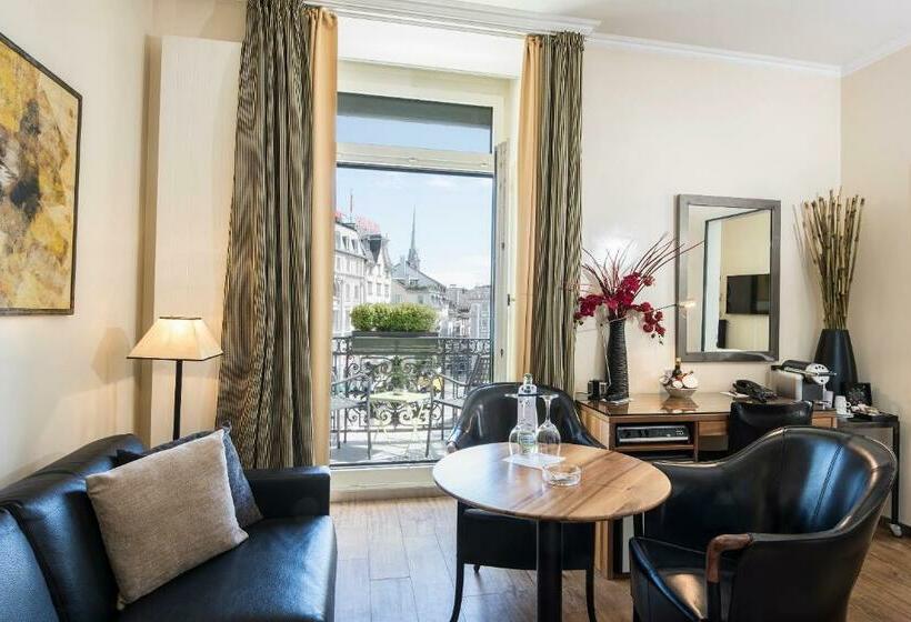 Люкс Вид на Реку, Central Plaza