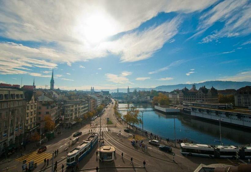 Люкс Вид на Реку, Central Plaza