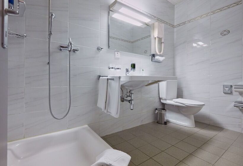 غرفة سوبيريور, Crystal