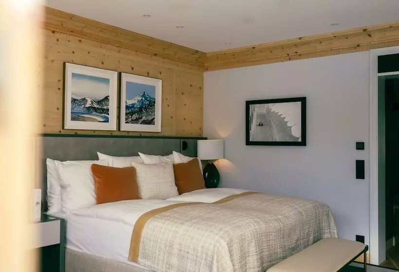 Superior room with lake view, Kulm Hotel St. Moritz