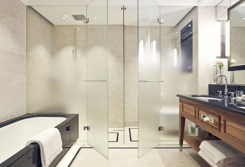 Номер Deluxe Вид на Озеро, Kulm Hotel St. Moritz