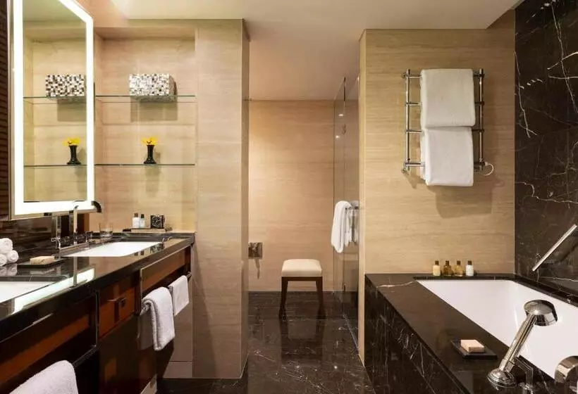 سوئیت جونیور با تخت بزرگ, Mandarin Oriental Geneva