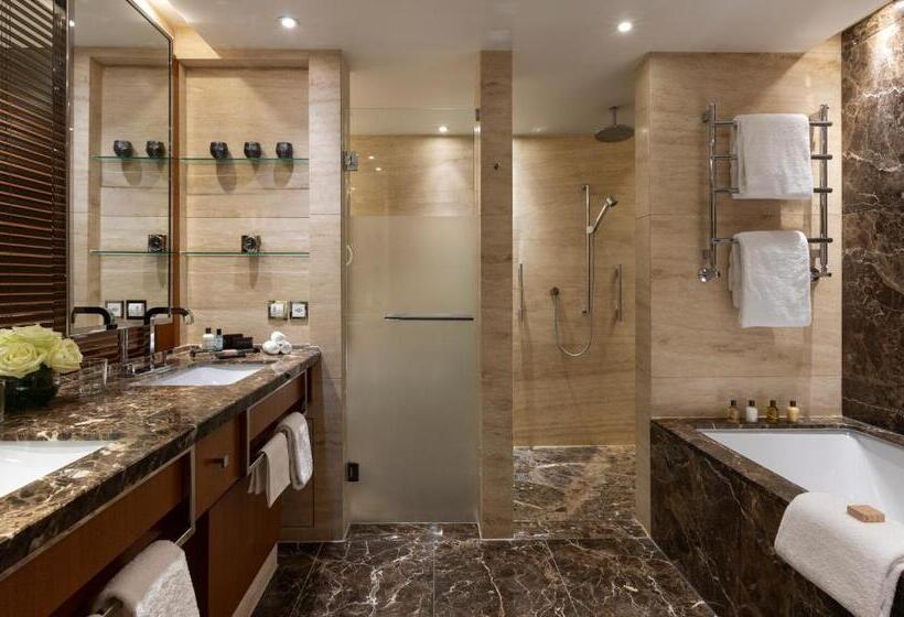 سوئیت جونیور با تخت بزرگ, Mandarin Oriental Geneva