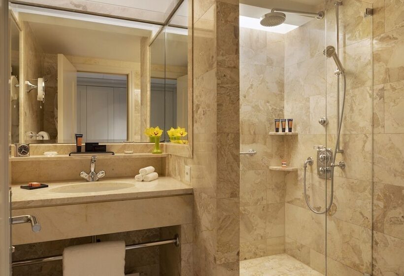 اتاق استاندارد با چشمانداز رودخانه, Mandarin Oriental Geneva