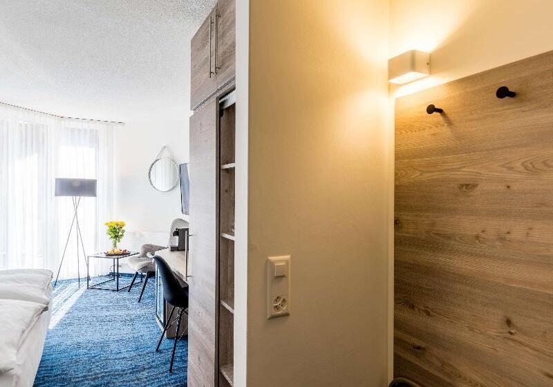 Номер Superior с Балконом, Mercure Lenzburg Krone