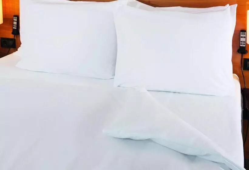ダブルベッドスタンダードルーム, Mövenpick Hotel Egerkingen