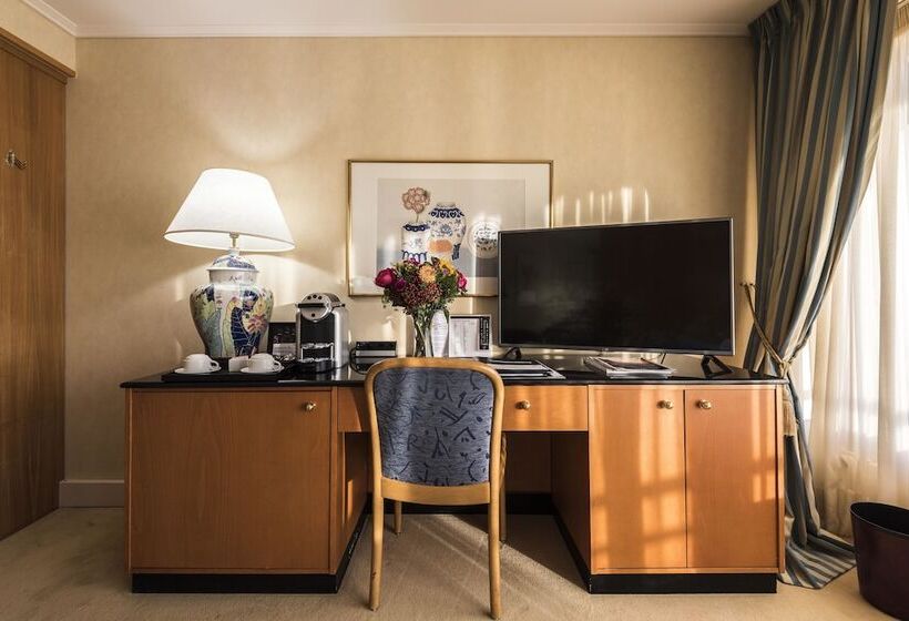 디럭스 룸 호수 전망, Royal Plaza Montreux