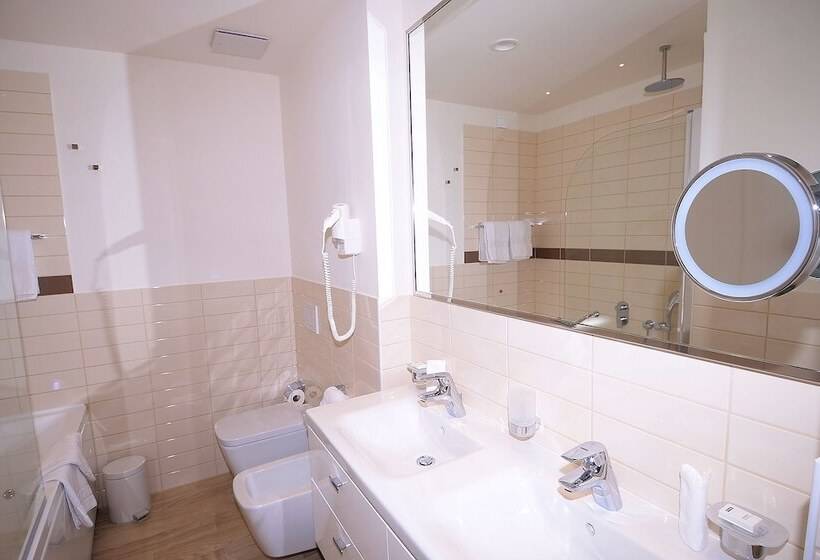 디럭스 주니어 스위트, Schweizerhof Pontresina