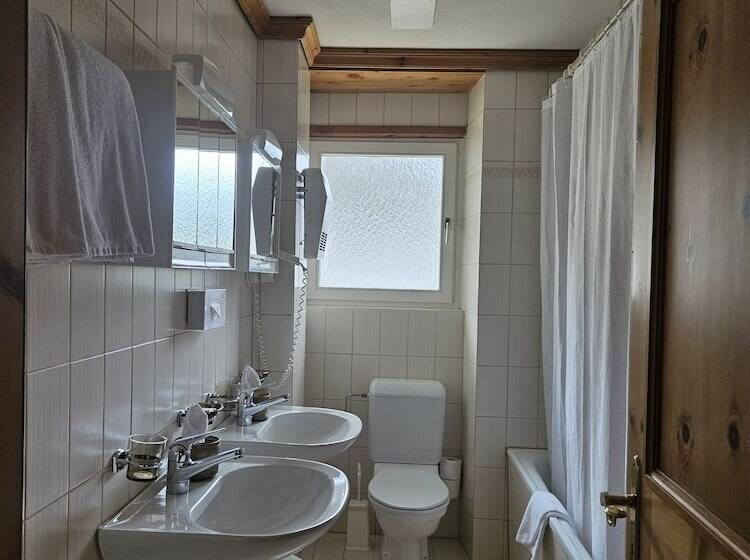 Номер Deluxe, Schweizerhof Pontresina