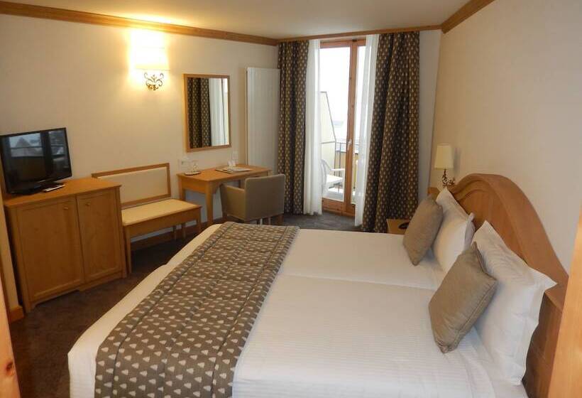 디럭스 룸, Schweizerhof Pontresina