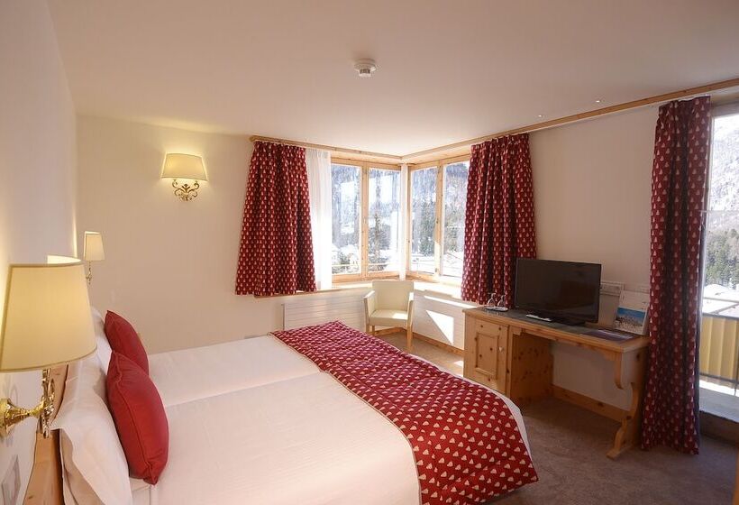 디럭스 룸, Schweizerhof Pontresina