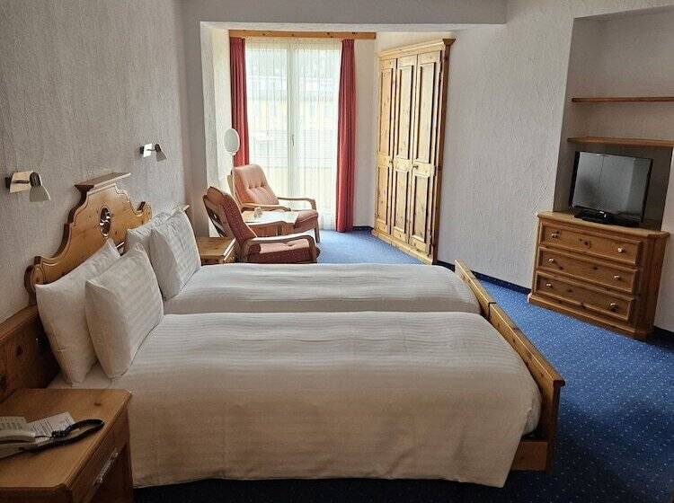 Номер Комфорт, Schweizerhof Pontresina