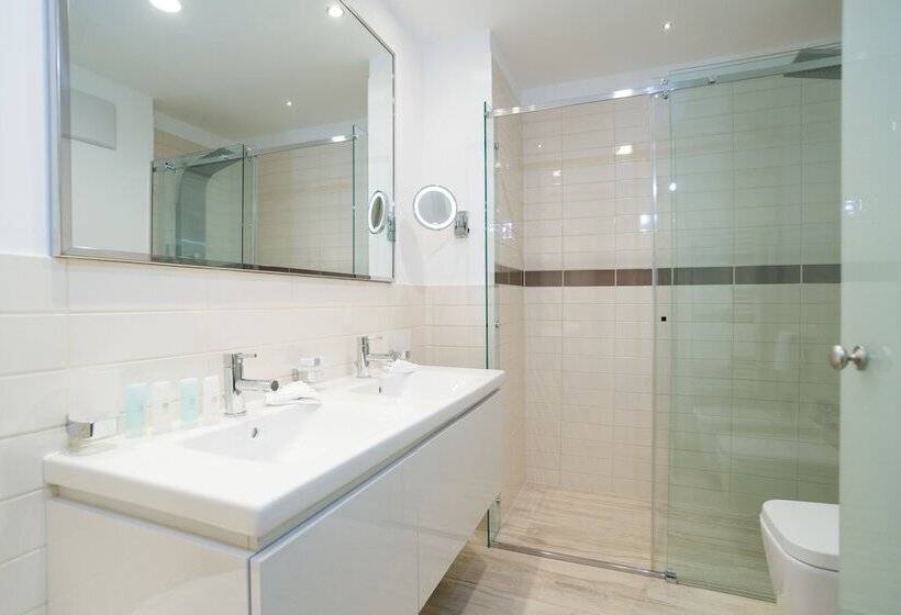 디럭스 룸, Schweizerhof Pontresina