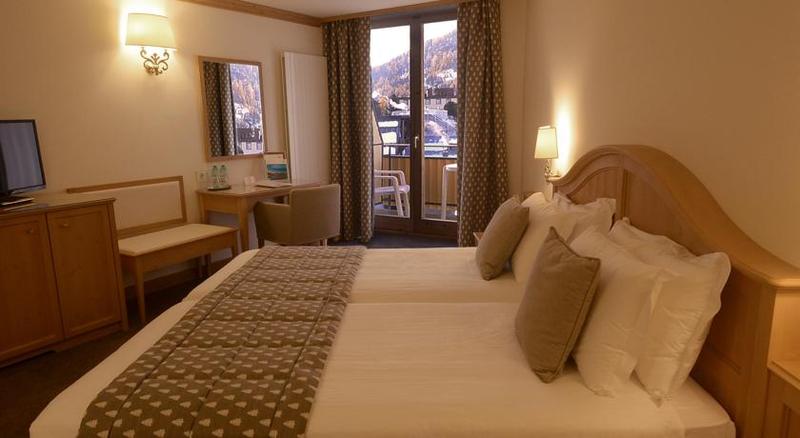 디럭스 룸, Schweizerhof Pontresina