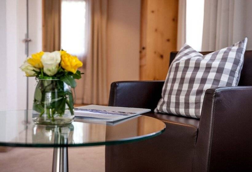 带河湖景观的轻年套房, Seehof